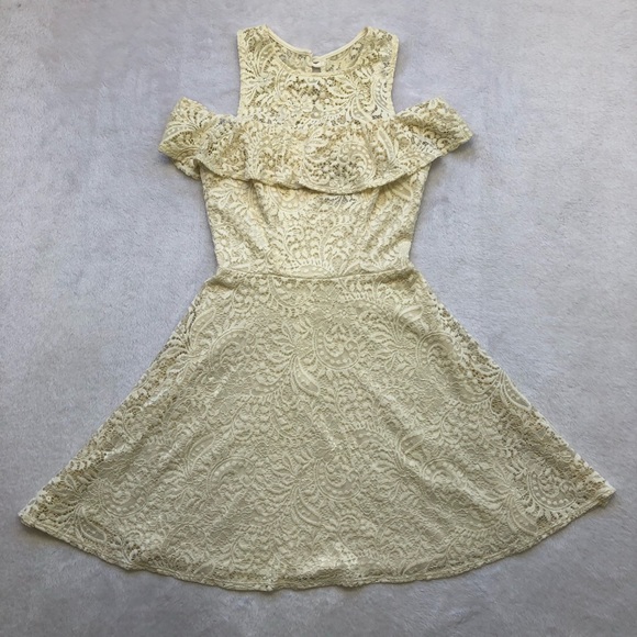 B Darling, Lace Dress, Size 5/6 - Picture 4 of 16